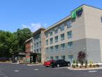 Holiday Inn Express & Suites Hendersonville SE - Flat Rock, an IHG Hotel