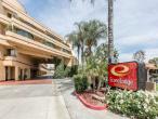 Econo Lodge Inn & Suites Riverside  Corona