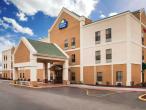 Days Inn & Suites by Wyndham Harvey / Chicago Southland