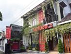 RedDoorz Plus near Hartono Mall