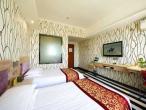 Yining V8 Business Hotel (Teachers University)