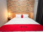 RedDoorz Plus @ New Favour Hotel Gunung Dempo