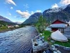 Eidfjord Riverside Apartments & Glamping