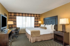 Crowne Plaza Indianapolis - Airport, an IHG Hotel