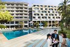 Charoen Hotel