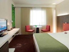 Mercure Paris La Defense Grande Arche Hotel