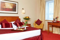 Eyre Square Hotel