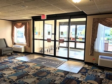 Country Inn & Suites by Radisson, Mt. Pleasant-Racine West, WI