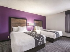 La Quinta Inn & Suites by Wyndham Hartford  Bradley Airport