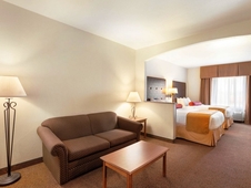 BEST WESTERN Plus Lincoln Inn & Suites