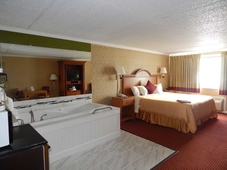 Admiralty Inn & Suites - a Red Collection Hotel