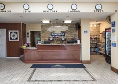 Days Hotel by Wyndham Allentown Airport / Lehigh Valley