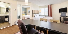 Sonesta Simply Suites Chicago Naperville