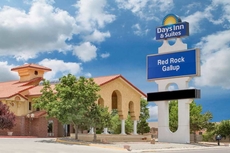 Days Inn & Suites by Wyndham Red Rock-Gallup