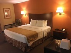 Days Inn & Suites by Wyndham Red Rock-Gallup