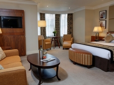 DoubleTree by Hilton Reading M4 J10