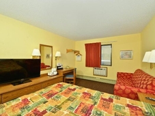 Burnsville Inn & Suites