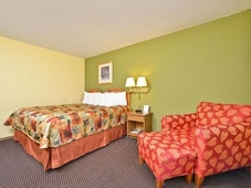 Burnsville Inn & Suites