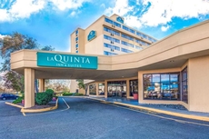 La Quinta Inn & Suites by Wyndham Secaucus Meadowlands