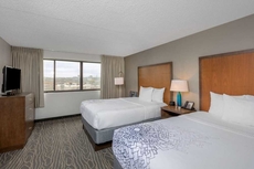 La Quinta Inn & Suites by Wyndham Secaucus Meadowlands