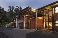 Te Waonui Forest Retreat