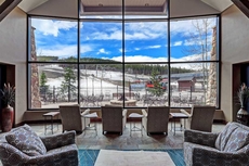 Crystal Peak Lodge