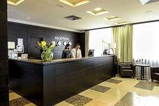 Rosslyn Central Park Hotel