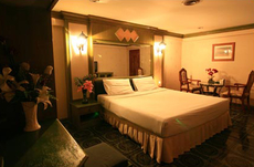 13 Coins Hotel Bangyai