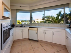 Burleigh Surf Beach Front Apartments