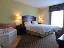 Hampton Inn & Suites Cleveland Mentor