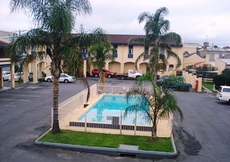 Econo Lodge Hacienda International