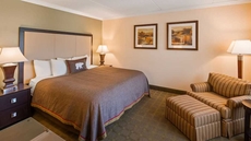 Best Western Plus White Bear Country Inn