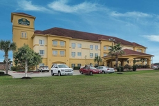 La Quinta Inn & Suites by Wyndham Deer Park