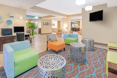 La Quinta Inn & Suites by Wyndham Midwest City - Tinker AFB