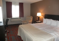 Quality Inn & Suites, West Bend (WI)