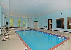 Quality Inn & Suites, West Bend (WI)