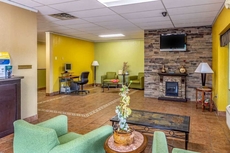 Econo Lodge Inn & Suites