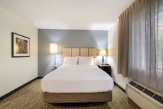 Sonesta Simply Suites Hampton