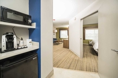 Holiday Inn Express Chicago NW - Vernon Hills, an IHG Hotel