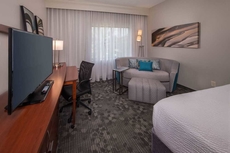 Courtyard by Marriott Dulles Town Center