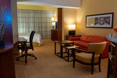 Courtyard by Marriott Long Beach Airport