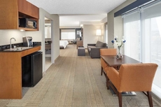 Holiday Inn Express Hotel & Suites Long Island-East End, an IHG Hotel