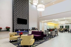 La Quinta Inn & Suites by Wyndham DFW Airport West  Bedford