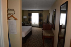 Holiday Inn Express & Suites Lancaster, an IHG Hotel