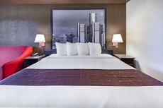 Super 8 by Wyndham Ambassador Bridge Windsor