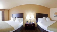 Holiday Inn Express & Suites Dinuba West, an IHG Hotel