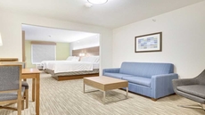 Holiday Inn Express & Suites Portland, an IHG Hotel