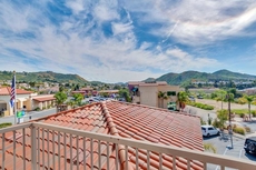 Holiday Inn Express & Suites, Lake Elsinore, an IHG Hotel