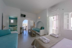 Aspalathras White Hotel