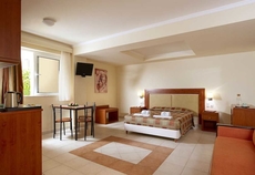 Avantis Suites Hotel